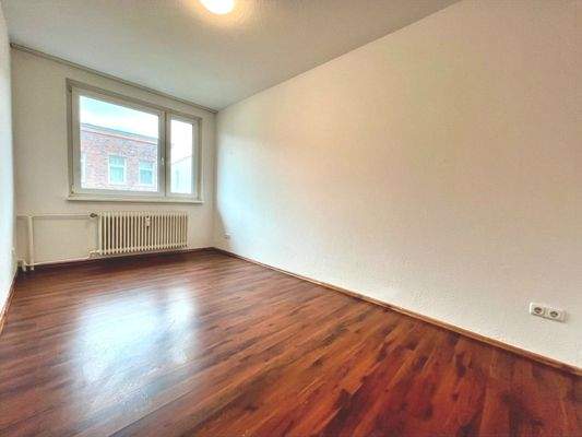 Das gut geschnittene Zimmer ist flexibel nutzbar