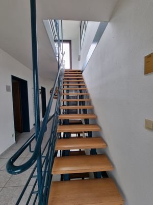 Ansicht Eingang/Treppe zum OG