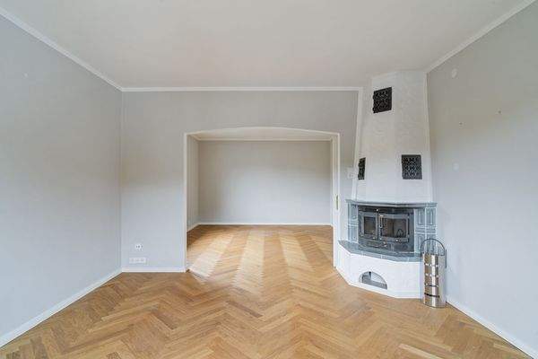 Wohnzimmer mit Kamin