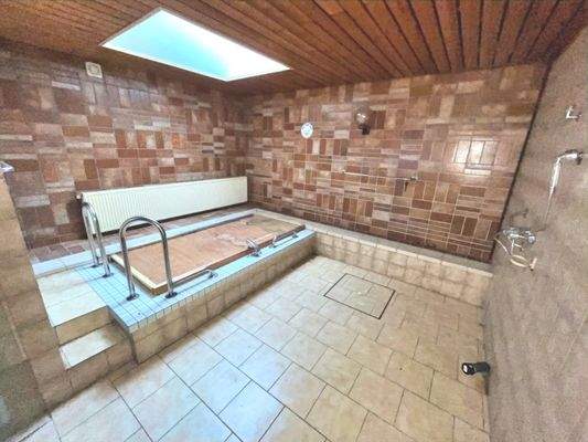 Schwimmbad mit dem Charme der 70er Jahre