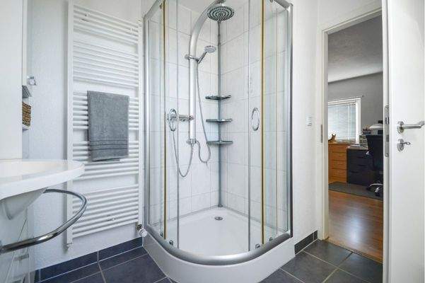 Dusche im Obergeschoss