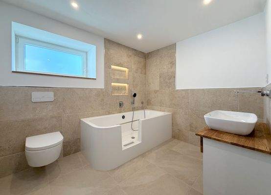 Souterrain: Badezimmer