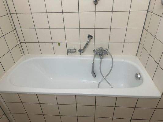 mit Badewanne