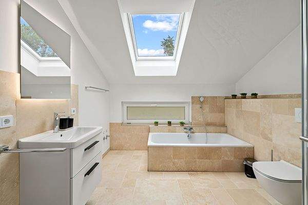 DG Badezimmer neuwertig