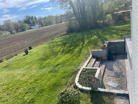 Grundstück mit Feldrandlage