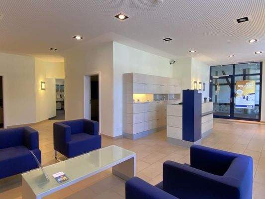 Warte- u. Verkaufsbereich