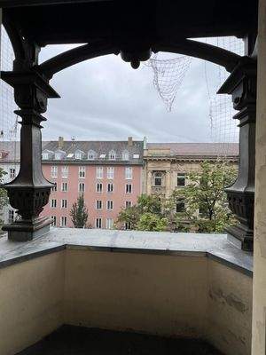 Netter Balkon zur Bahnhofstr.