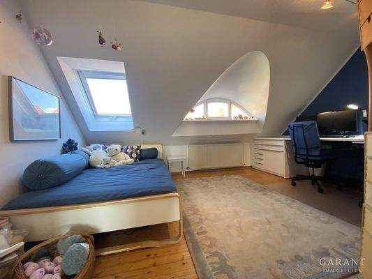 Blick ins Arbeitszimmer im DG 