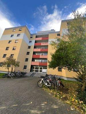 Außenansicht - Eingangsbereich.jpg