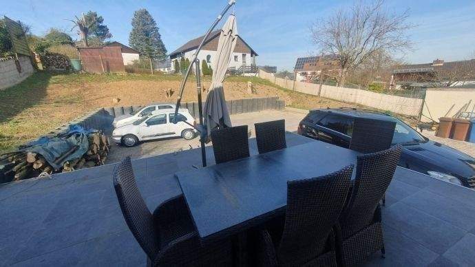 Blick Garten und Stellplätze