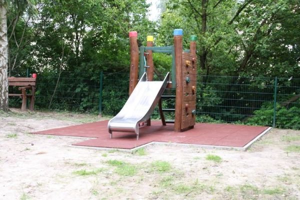 Spielplatz für Kinder und Enkel 3