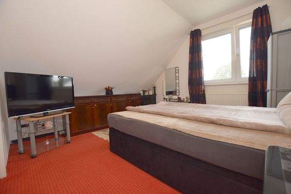 Auch im Dachgeschoss finden Sie helles Wohnklima