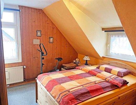 Schlafzimmer (Dachgeschoss)