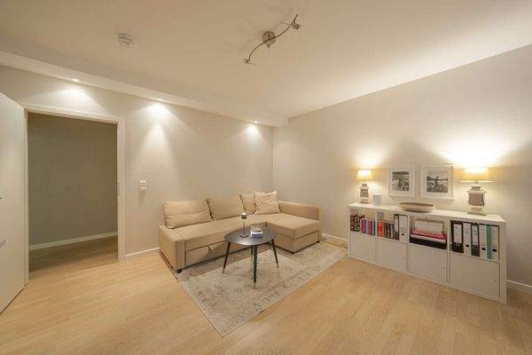 Arbeits-/Schlafzimmer