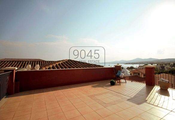 Penthouse mit Panoramaterrasse und atemberaubendem Meerblick in Golfo Aranci