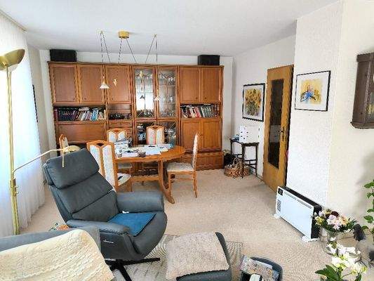 Wohnzimmer Blick zum Essbereich EG