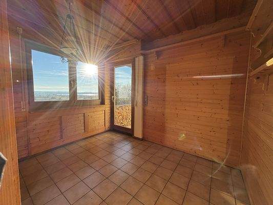 Essecke mit Zugang nach draußen