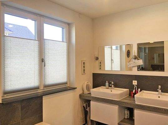 Badezimmer im Obergeschoss