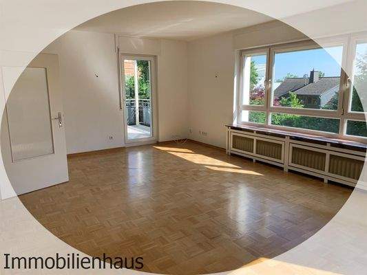 EG großes, helles Wohnzimmer.JPG