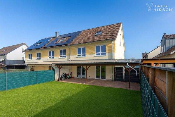 Hausansicht hinten mit Garten