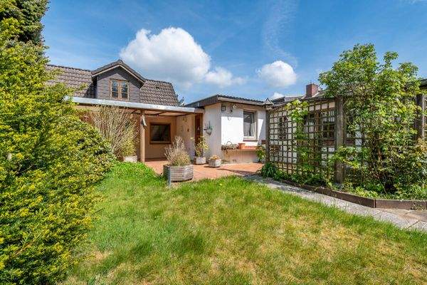 Norderstedt-Grundstück-mit-Altbestand-in-Waldrandlage-21