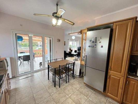 MIT VIDEO: Kreta, Neo Chorio: Zwei- Apartmentshaus zu verkaufen