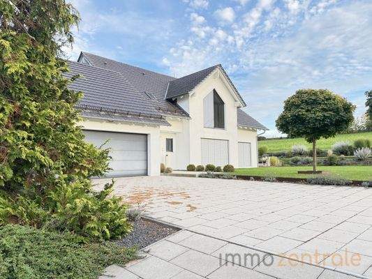 FB78D554-81DA-4397-84A2-001602F95FFA_1_201_a