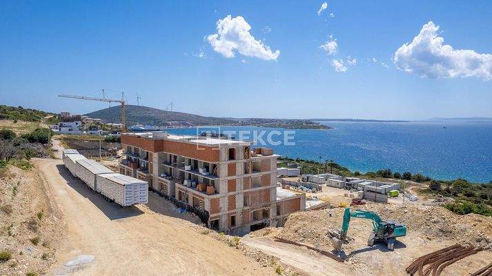 Sea-View Flats with Private Garden Terraces in Çeşme