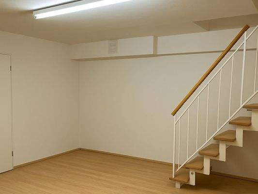 Büro mit Lichtschacht / Lager (UG)