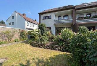 Hausansicht/Vorgarten