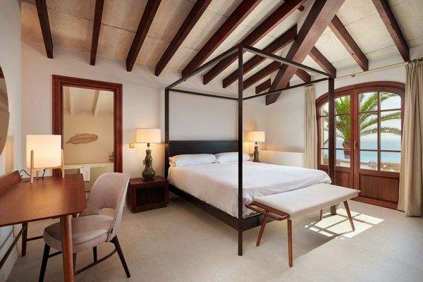 Luxusvilla in erster Meereslinie zu vermieten in Cala Ratjada, Mallorca