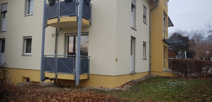 1-R-Single-Apartment mit Balkon und Gartenanteil in ruhiger Wohnanlage in DD-Briesnitz