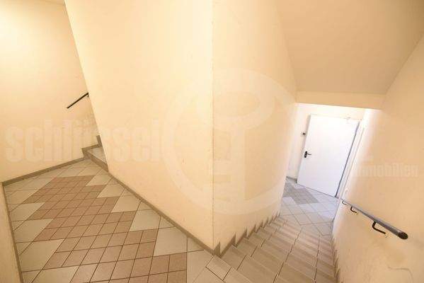 Treppenhaus mit Lift