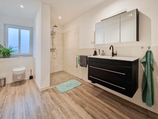 Badezimmer EG rechts