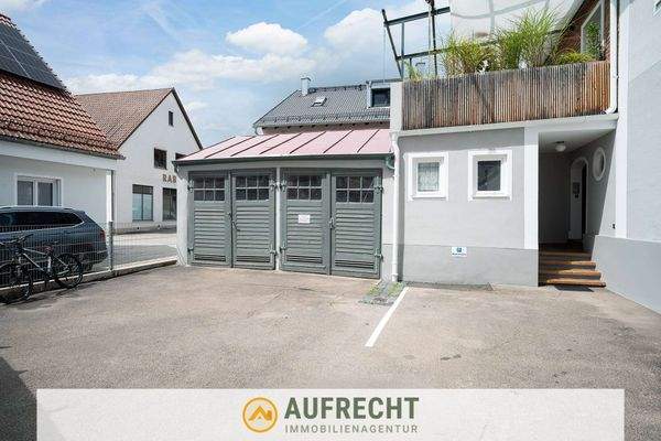 Ansicht Hintereingang und Garage