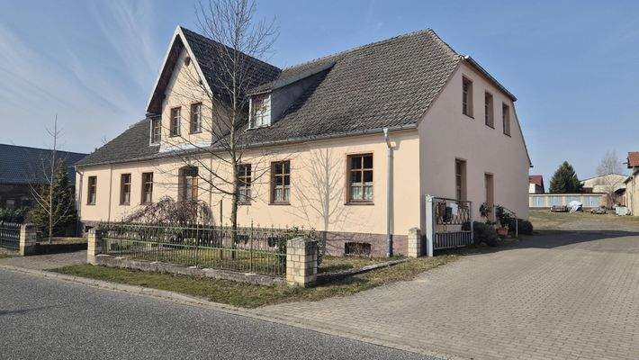 seitliche Straßenansicht