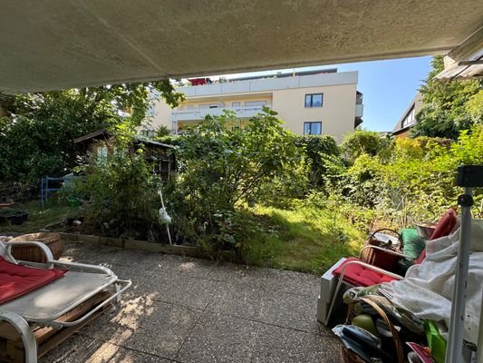 Terrasse mit Garten