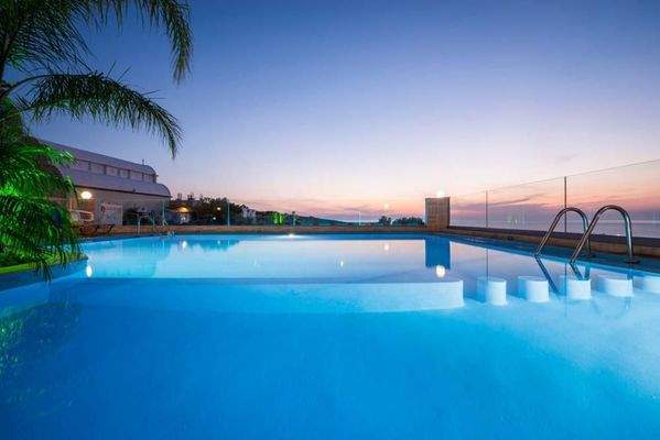 Hotel zum Verkauf in Akrotiri Chania Kreta