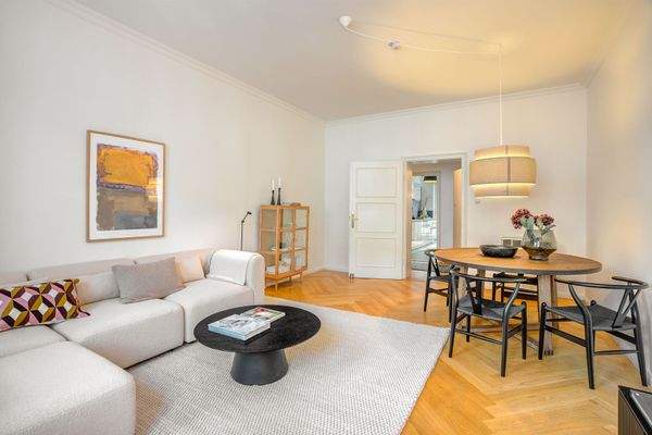 Wohn-/Esszimmer nach Westen