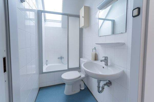 Duschbad DG KI bearbeitet