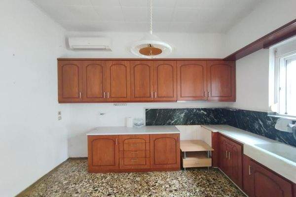 Kreta, Vamvakopoulo: Charmantes Haus in ruhiger Lage nahe der Stadt zu verkaufen