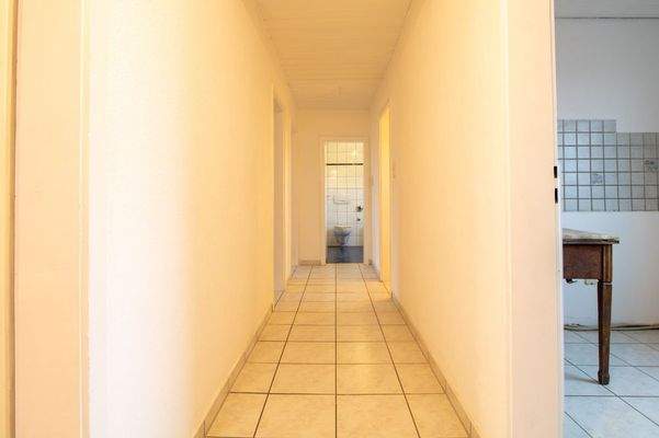 2. OG - Wohnung Flur