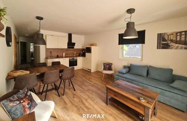 Wohn-Ess-Küche TOP3