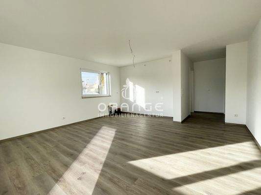 ...ebenfalls mit Fenster nach Westen...