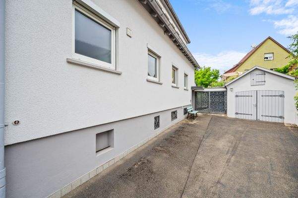 Zweifamilienhaus | Einfahrt 