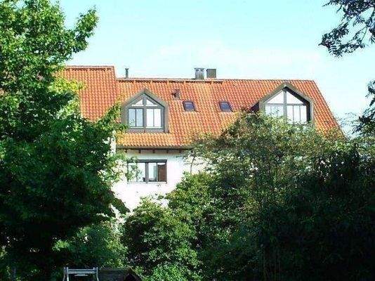 Gebäude von West; neues Fensterelement