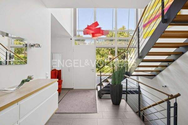 Lichtdurchfluteter Eingangsbereich