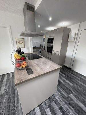 Links Tür zum Arbeitszimmer