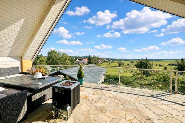 herrlicher Blick von der großen Dachterrasse