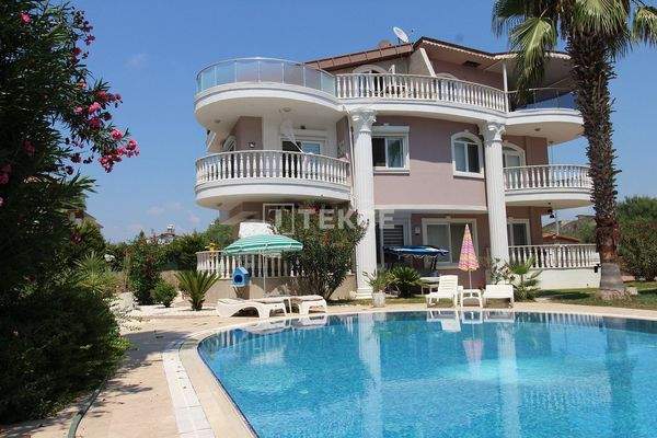 Triplex Villa with a Garden in a Complex in Belek Antalya
